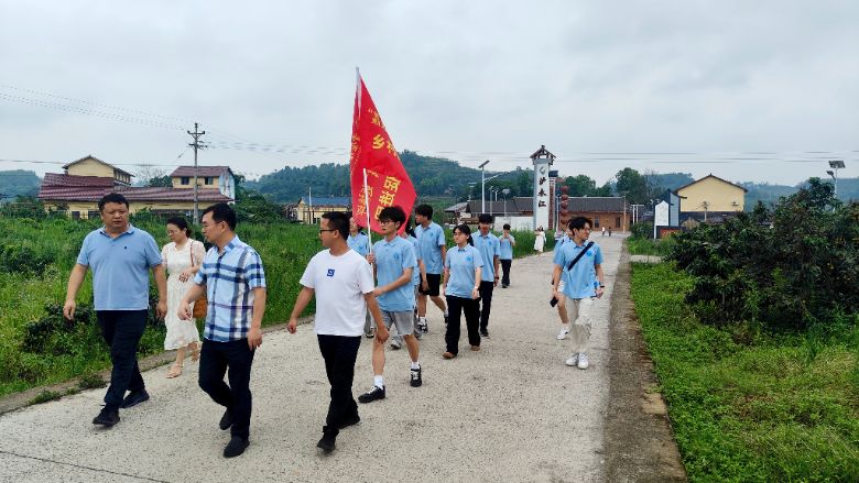 �ؑc������W�W�������l(xi��ng)���Ƽ����r(n��ng)̽������ �ഺֱ���L���d