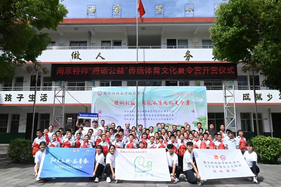 ׌��(y��u)��Ă��y(t��ng)�w���Ļ�������ÿһλ�����ꡪ���Ͼ�������������W(xu��)Ժ�����Z���桱�ĵ�