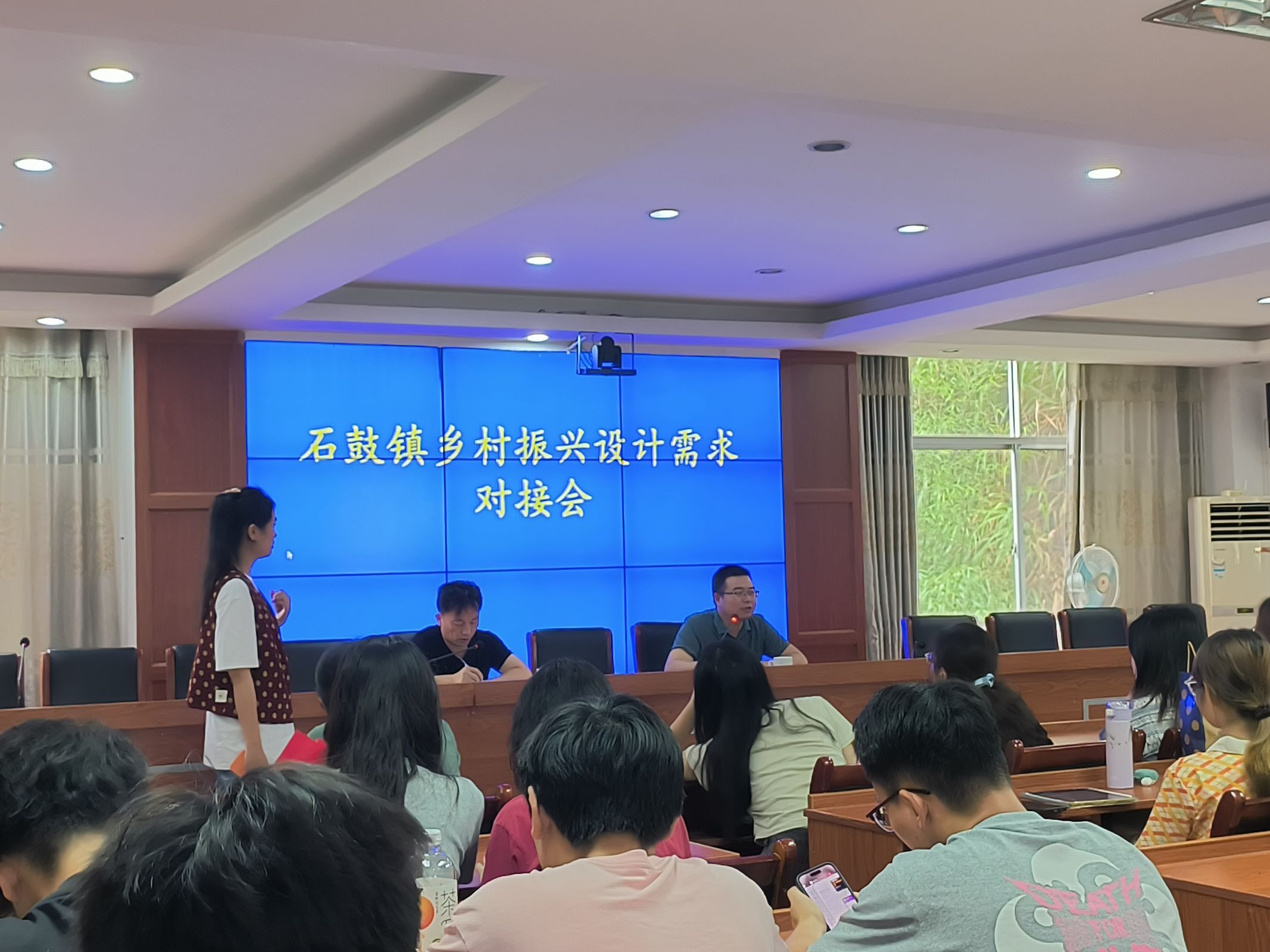 ��̶��W�Cе�����c���W�WԺ����̶�hʯ����l�����d�ͷ��F������ɫ�a�I���d