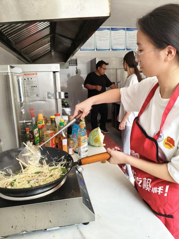 �������������l(xi��ng)��һ�D�ҳ��˵� ��ů�c����