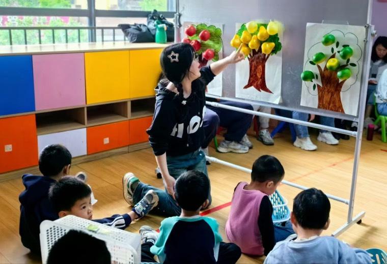 ���ώ�����W�̌WԺ�_չ��΢����棬����ͯ�ꡱ־Ը���