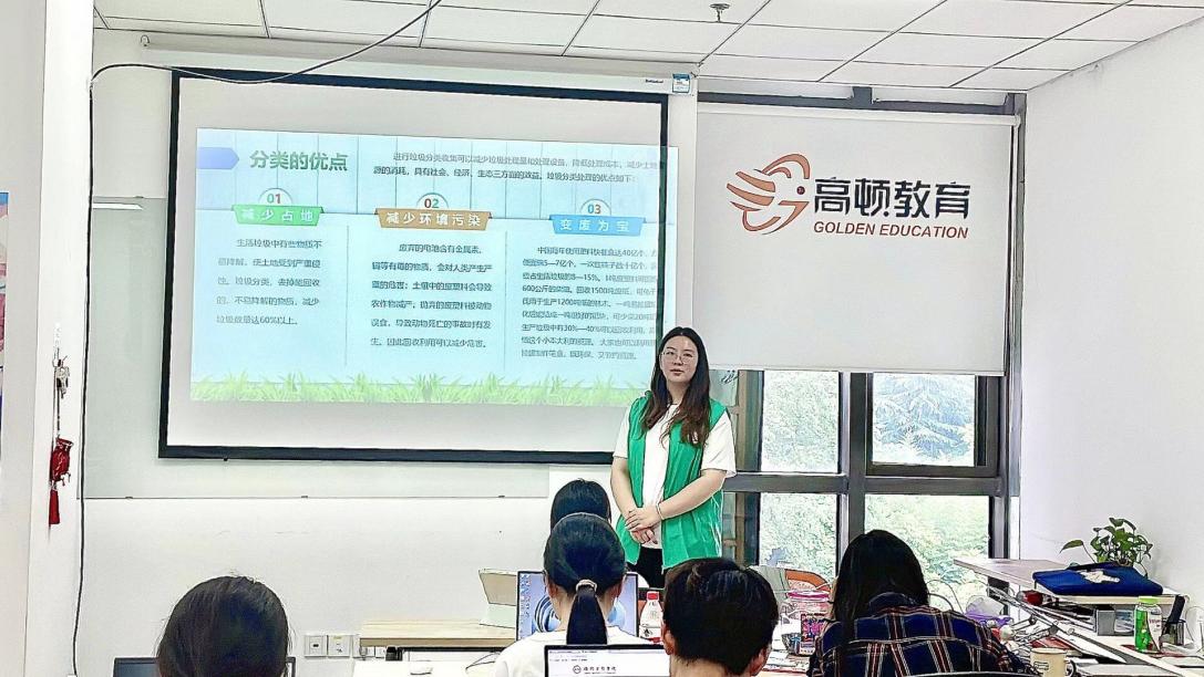 �������ӛ���g���Gˮ��ɽЦ�_�