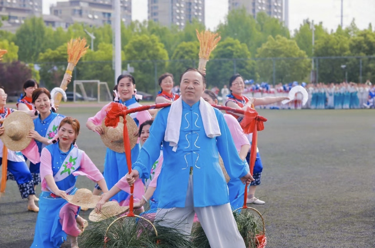 �������t(y��)ˎ��W(xu��)��ʮ����\(y��n)�ӕ��F(tu��n)�w�ٱ������_�Ļ