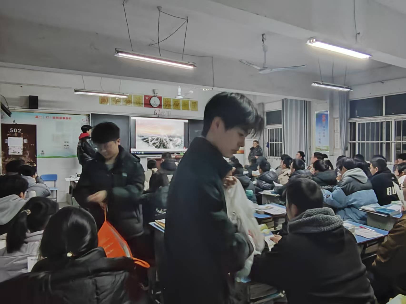 �L����W���v꠵������h�����ЌW����ʮ�����_չ��ĸУ���v���