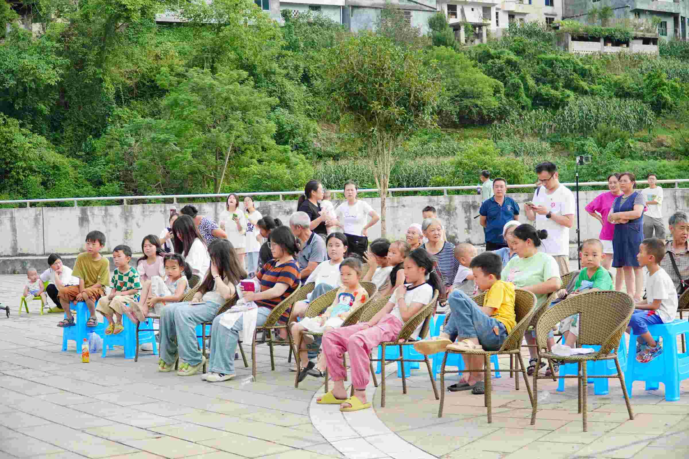 ʢ�ğ��(y��ng)��˼����â�����l(xi��ng)�����d��ϣ��֮·  �����ؑc������W(xu��)����������(r��n)��־Ը����(w��)�F(tu��n)�������(y��ng)�hС���(zh��n)���y�ֹ��L�l(xi��ng)�����d���貮�(hu��)��