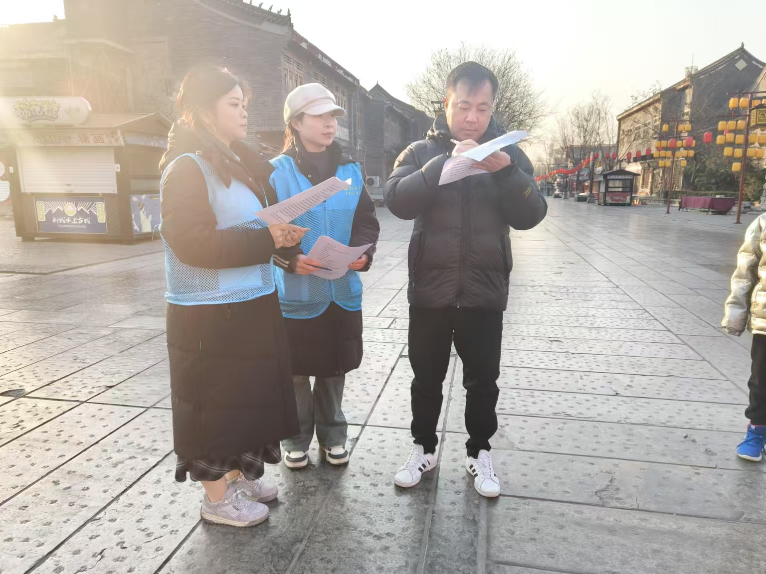 ���}���z���������A���y�Ļ�