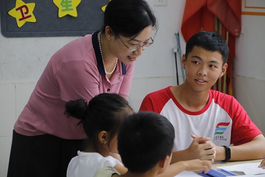 ���״�W(xu��)�̌W(xu��)Ժ��������־Ը����(w��)�F(tu��n)��ͬ����У�@��ͯ����δ��