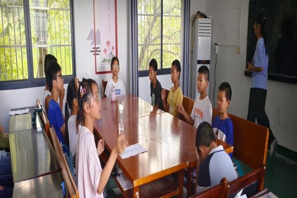 �������(hu��)��(sh��)�`����������W(xu��)Ժ���ഺ����(m��ng)��ͨ��־Ը����(w��)�(du��)�_(k��i)չ���Lʯ��������ɫ�n��