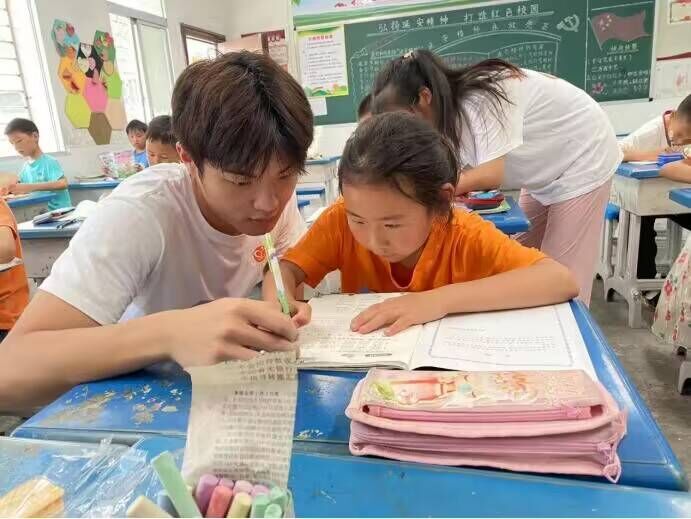 Ѧƺ�L�߲ʣ��n��չ�L�ɡ�����h����WԺ����Z�WԺӢ�ZС���̈F��_չ���߲ʼ��ڡ����