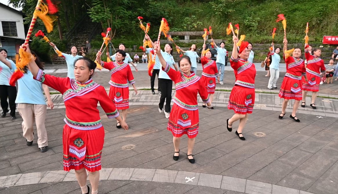 ����Ժ���ഺ�{�����S����Ұ�l�g