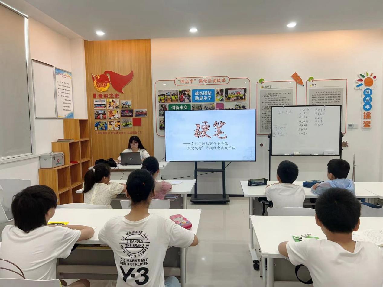 ��ī������Ļ���һ�Pһ���ٳ��L �����t����^�����й������аࡱӲ�P������ɫ�n���_�n��