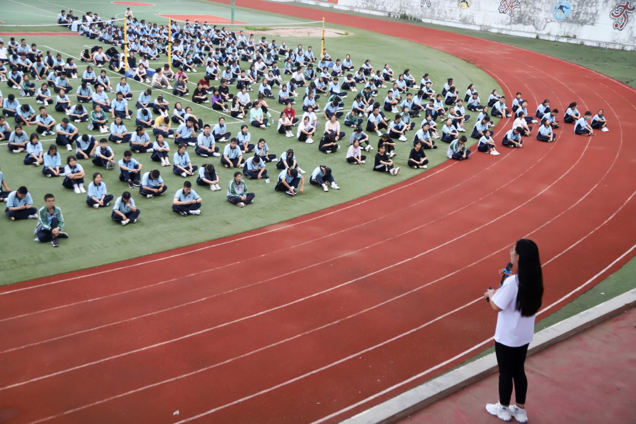 �����ա��M(j��n)У�@����������ͨԒ���������V�r���A��