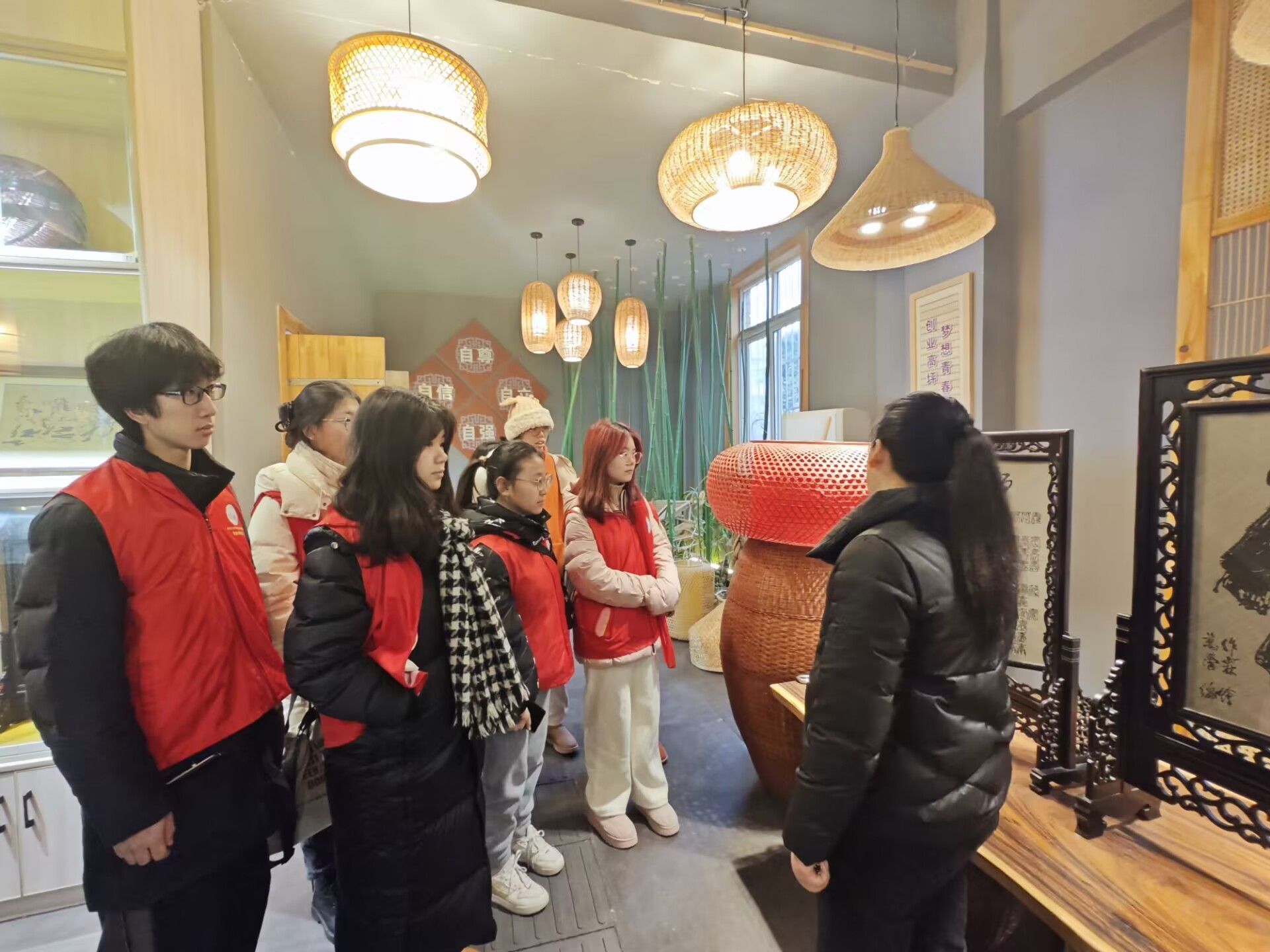 ����ʯ�ʹ�W�ϳ�У�^���yԺ�M���ޘIС�M��У�^��F����