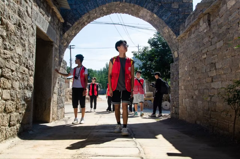 ��ʯ�������`꠷ʳ�֮�С����ɽ��Ѫ�˟�ϴ���岺�����\�C��