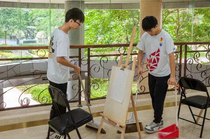 ���t�������ڣ��б���