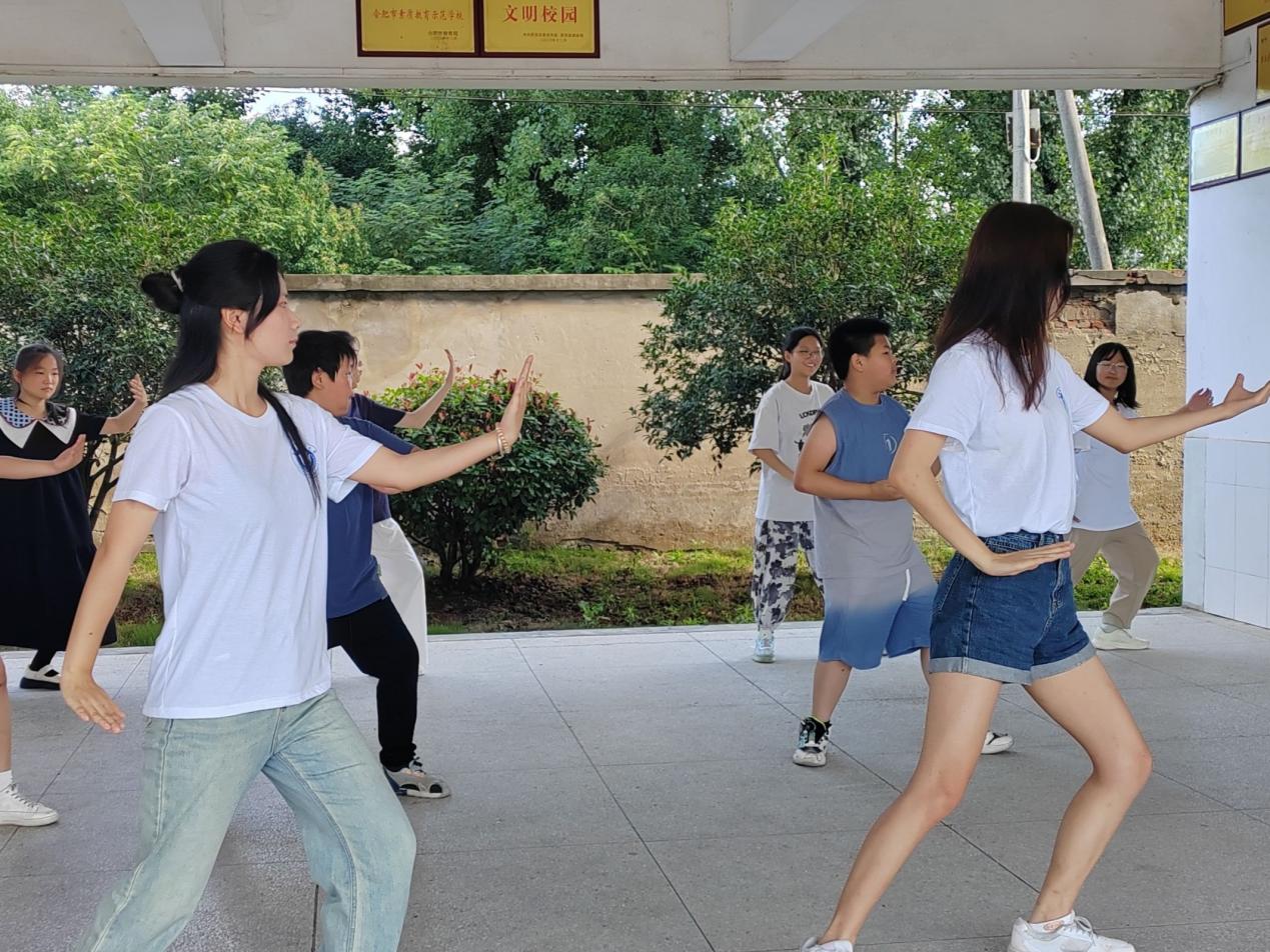 �������tˎ��W�tˎ��Ϣ���̌WԺ�W���_չ���ڐ���֧�̻�ӣ������g��ͯ��