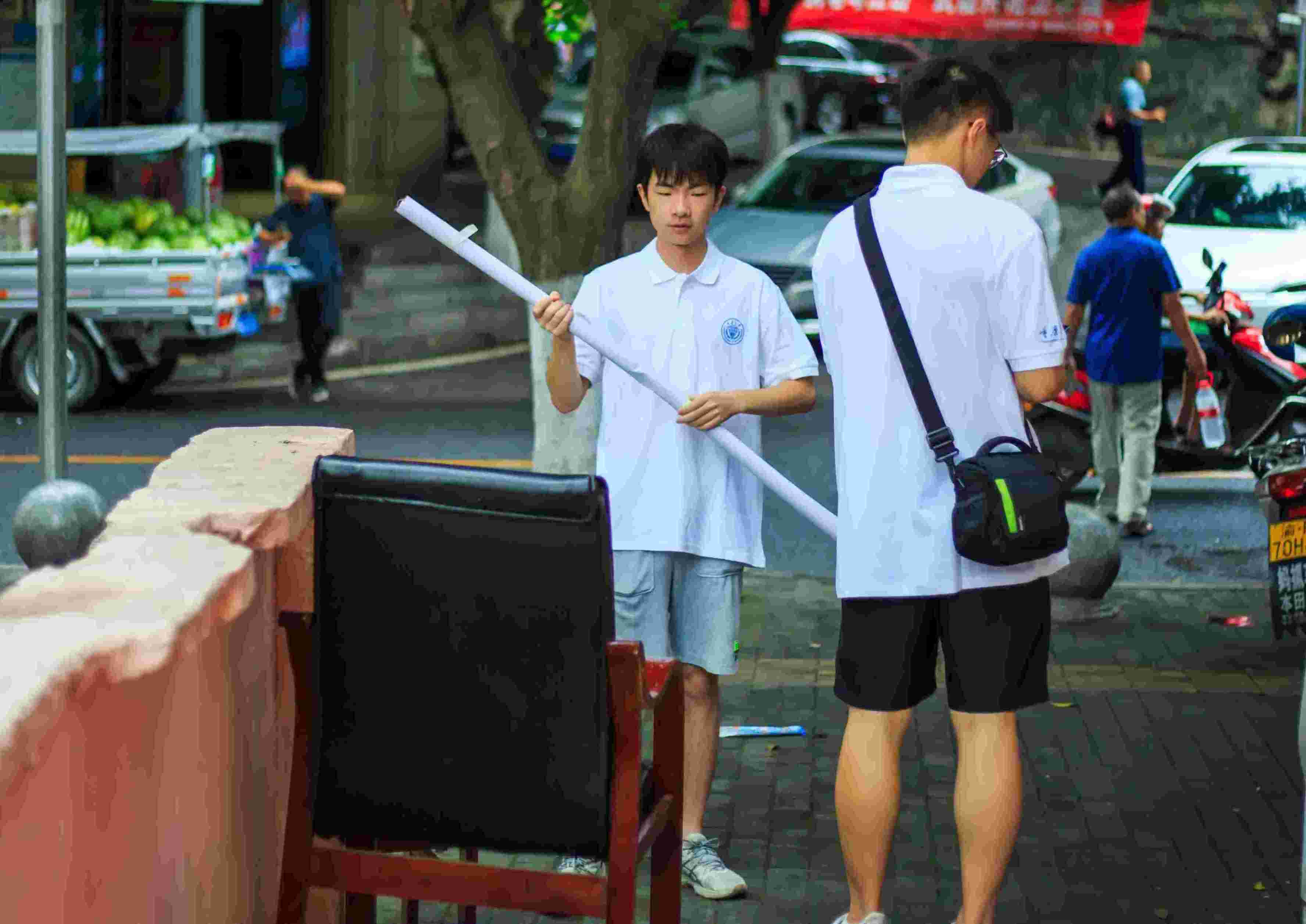 Ͷ������ɫ�������l�����d