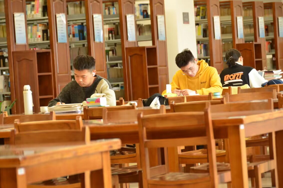 �����ഺ����ؓ���A��һ��ɴT