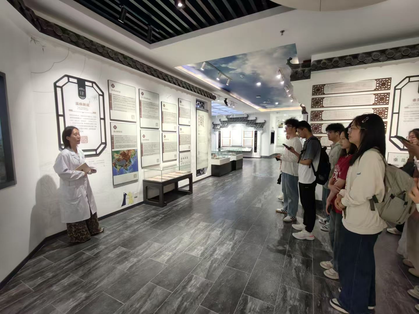 ���^�°��Ļ�չ�^���I(l��ng)�����t(y��)�Ļ�����