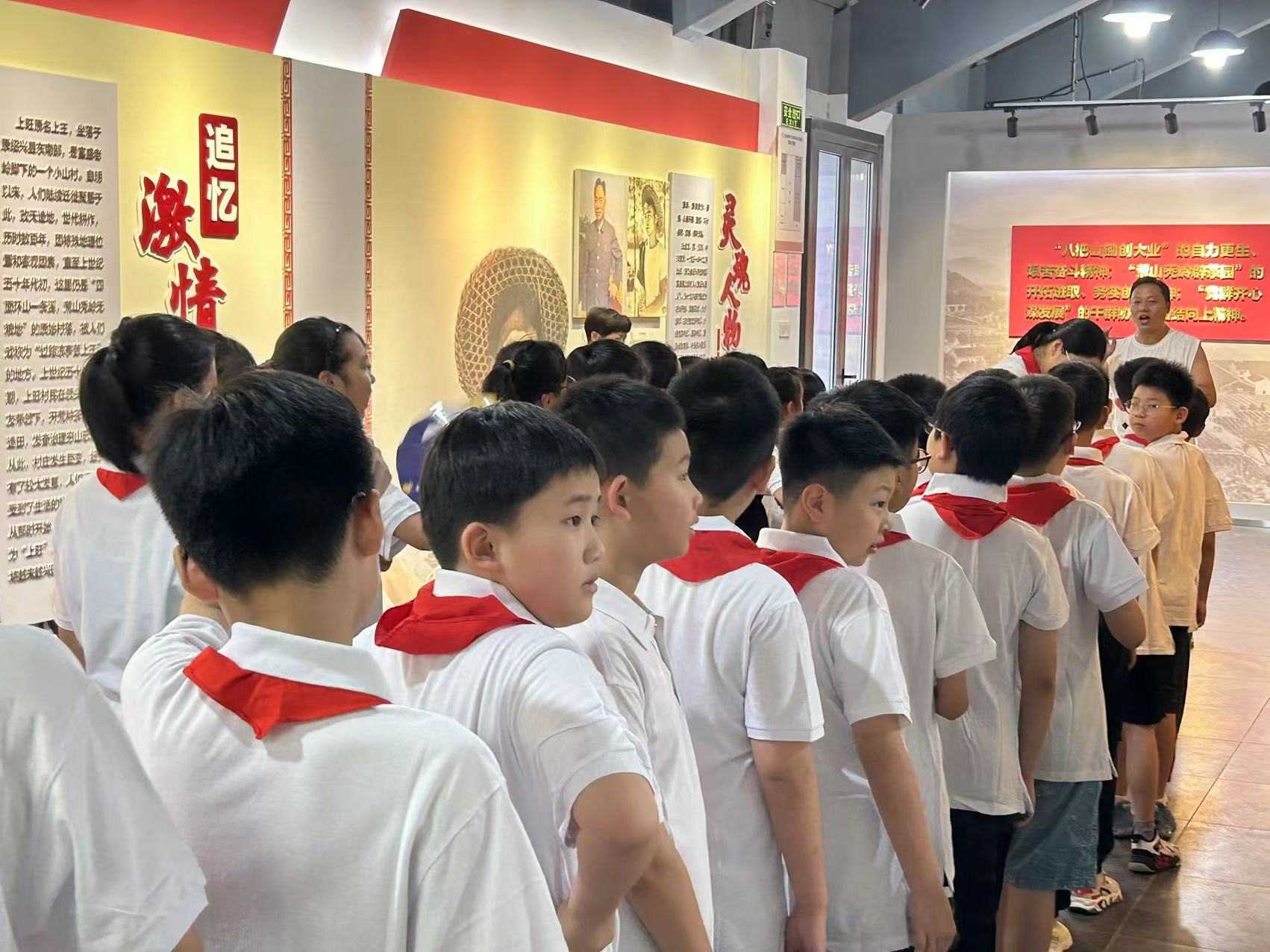 ���� ��Young���������`�F�B�d��ꠣ������ݰ������̣��w���������������v���M��������