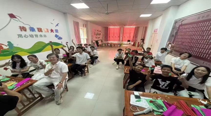 ɳ�����G�����գ�ͯ��̽Ȥ�����B