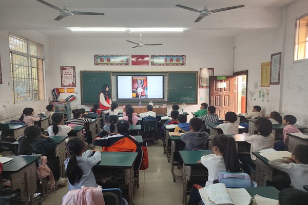 �x���f�����Ի��f�r���ߔ�ͯ�ᡱ־Ը��ӈA�M�Y��