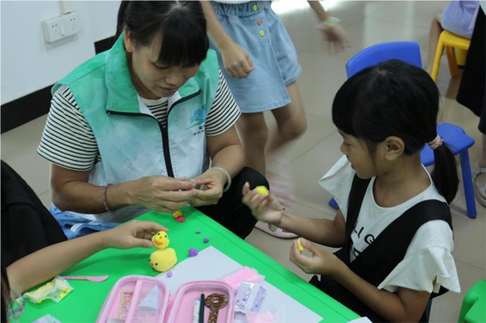 ��ů֧��ͻ���(du��)|ͯ�ĳ��l(f��)���o(h��)�׳��L(zh��ng)