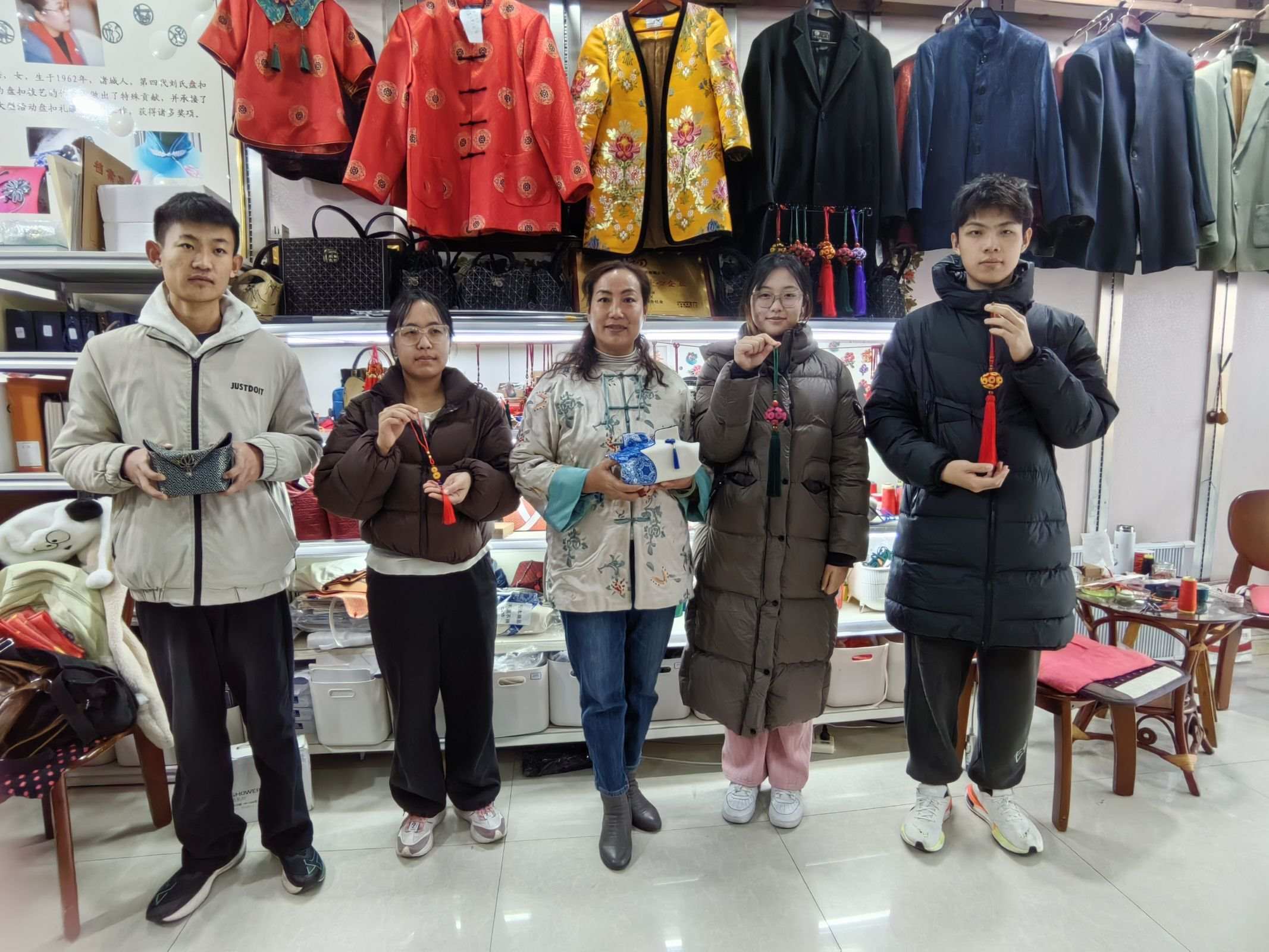 ��W��������`���P�ۼ�ˇ�����c���µ��ഺ̽��