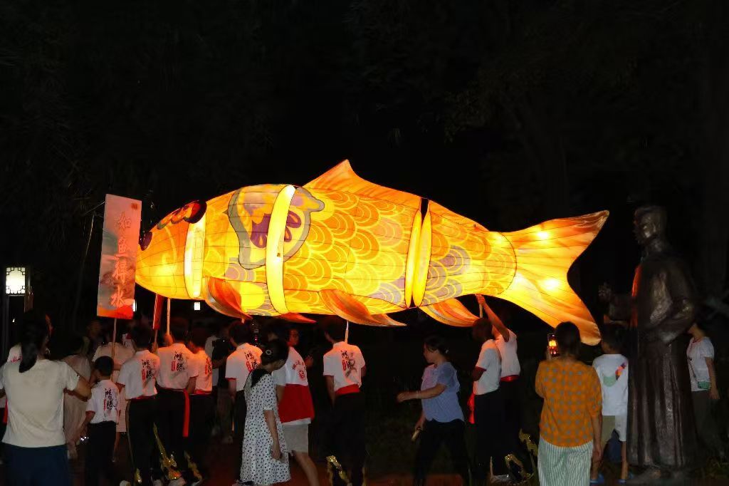 �ഺ�^�M����ǧ�f�������W(xu��)�ӂ��ЎX���Ļ���������ɽ���(zh��n)���l(f��)�»���