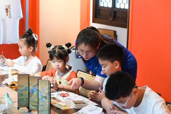 �y��C��˶��ɣ�����W�����Є�