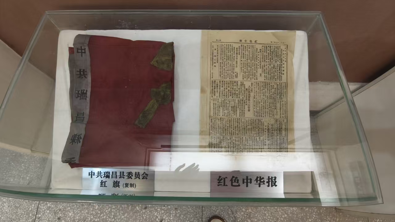 ׷���tɫ���E����ȡ�^�M����