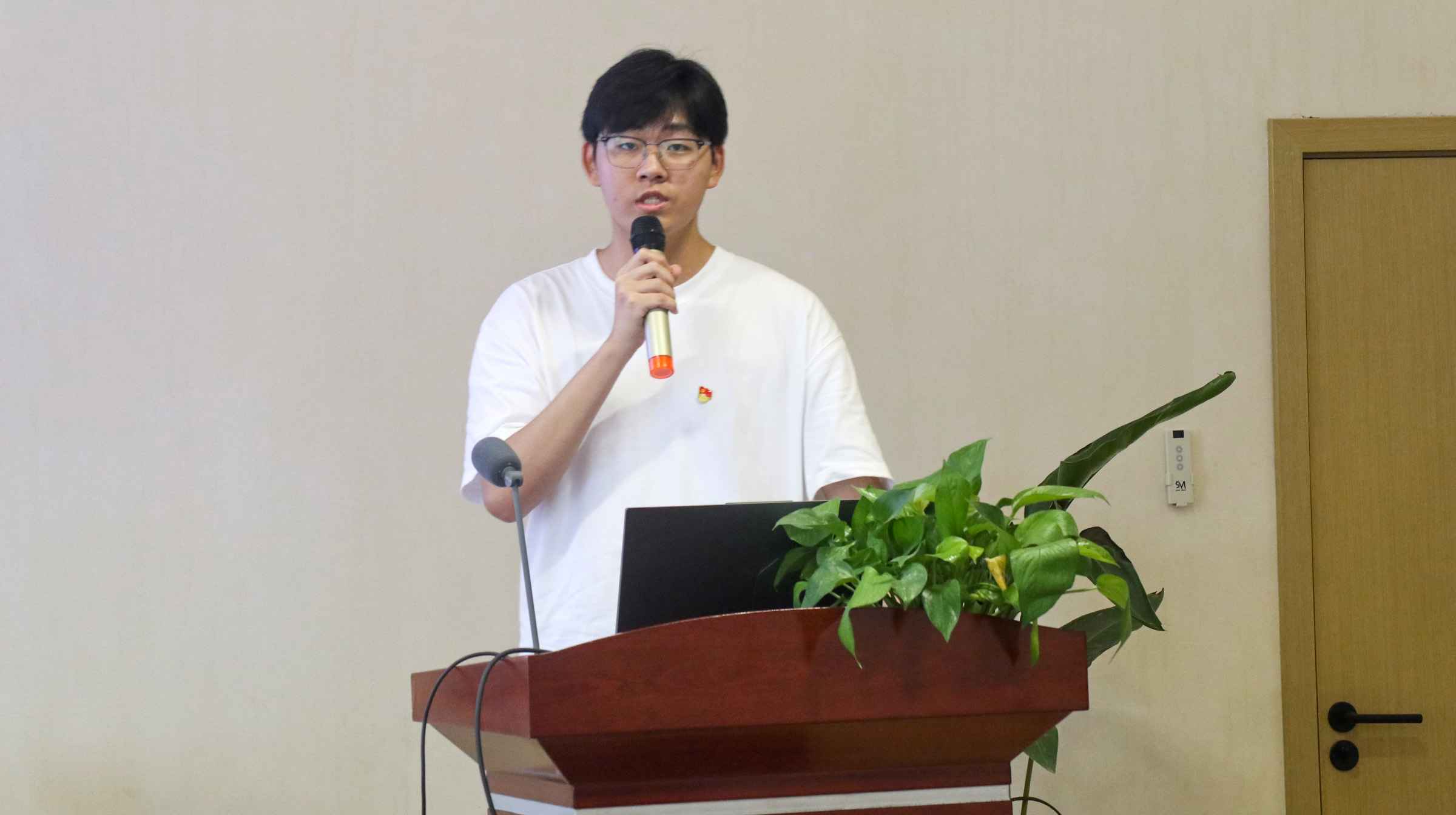 �ؑc����d¡��ӭ���l(xi��ng)�����d��ƪ��  ���� �ؑc������W(xu��)�����ƌW(xu��)�W(xu��)Ժ������������־Ը����(w��)�F(tu��n)���v��Ӽo(j��)��(sh��)