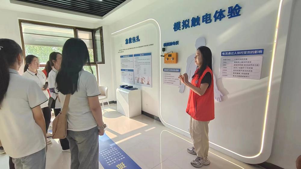 ���������B�ģ��ഺ�����С���^־Ը����ꠡ������¹���������������ɫ��^