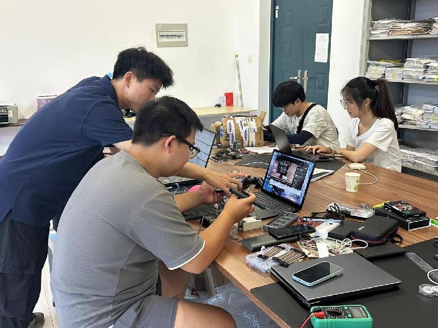 �ǹ��c(di��n)��δ��(l��i)|����robot�F(tu��n)�(du��)��������ҹ������ȫ��(gu��)�C(j��)���˴�ِRobocon��(gu��)ِ