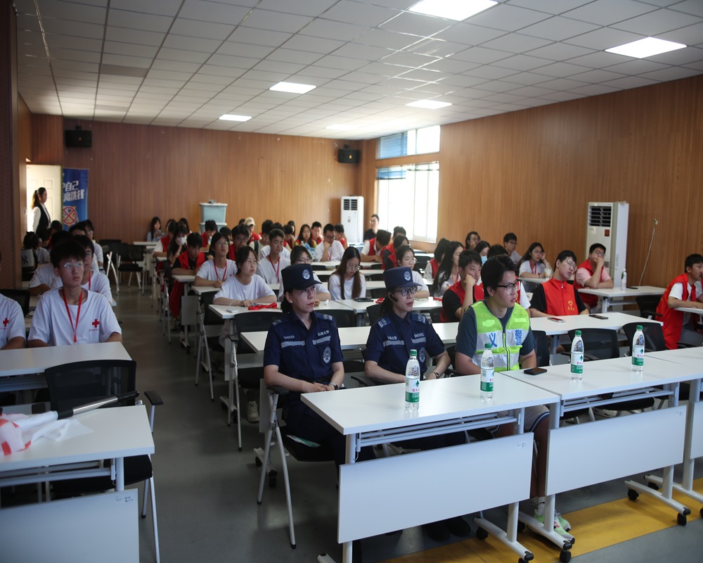 �����ഺ֮�����F�R(sh��)�棬�������p��������(sh��)�`�F(tu��n)�y��ɽ���x������У�@���p