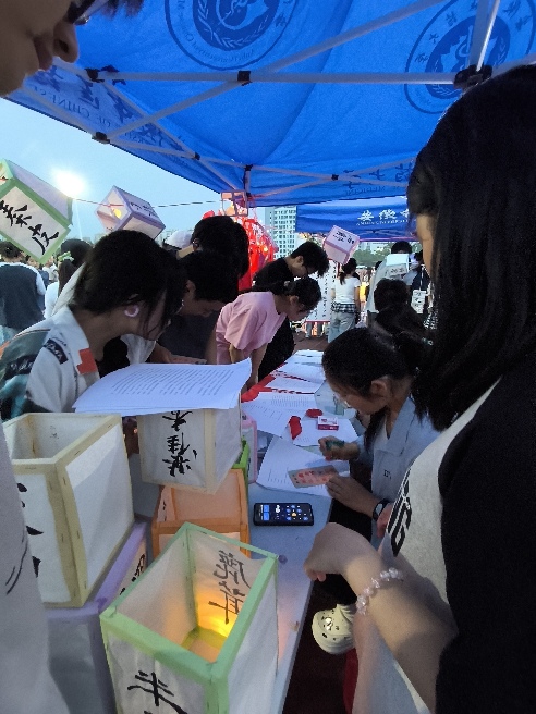 �ڰˌ����ֻ������A�M��Ļ���°��t(y��)�W(xu��)�W(xu��)���������t(y��)ˎ�Ļ����С���ǧ���\�Cӳ���֣��ٲ��`������