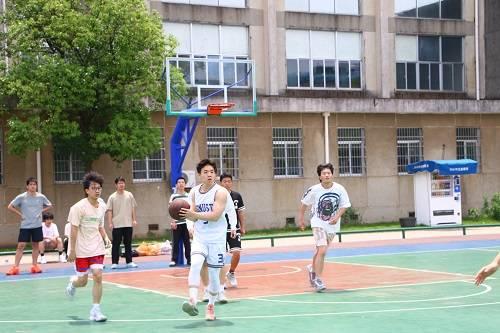 ���ϿƼ���W�̌WԺ�Fί�W�����@��ِ�A�M�Y��