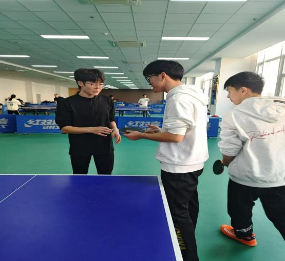 �����н�����ഺ��δ��