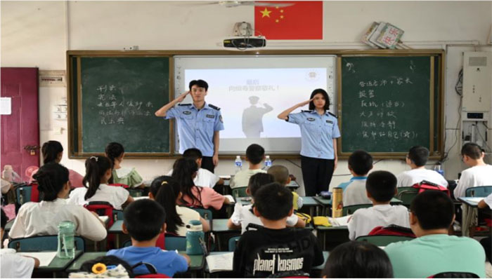 ͯȤ��Ȼ�����о��L(f��ng)�������ֹ����L(zh��ng)�����ڃ�ͯ�P(gu��n)��(��i)����(w��)���(d��ng)