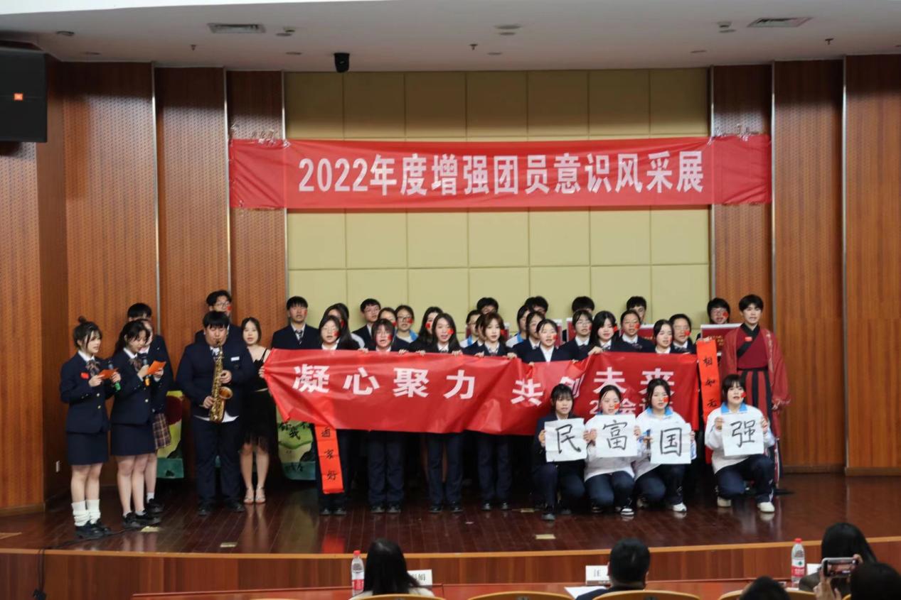 ����(qi��ng)�F(tu��n)�T���R�����M(j��n)У�@ƪ��