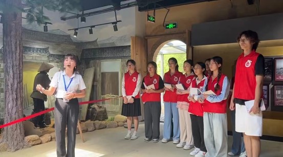 Ȫ���W(xu��)�ӂ����L(zh��ng)�����񣬈�(ji��n)���ߺ��r(sh��)�����L(zh��ng)��·��