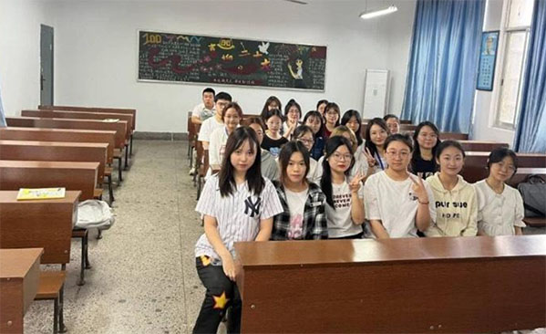 ���ώ�����W(xu��)����Ժ܊Ӗ(x��n)����С�M�ɆTҊ�������e��