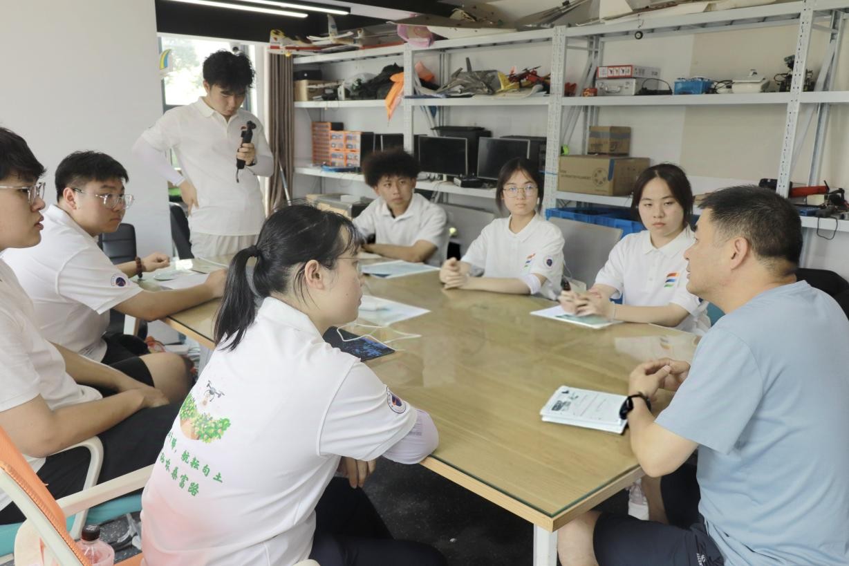 �����Ϣ���̌WԺ��У�H�Ӵٰlչ �Ƽ��x�������d