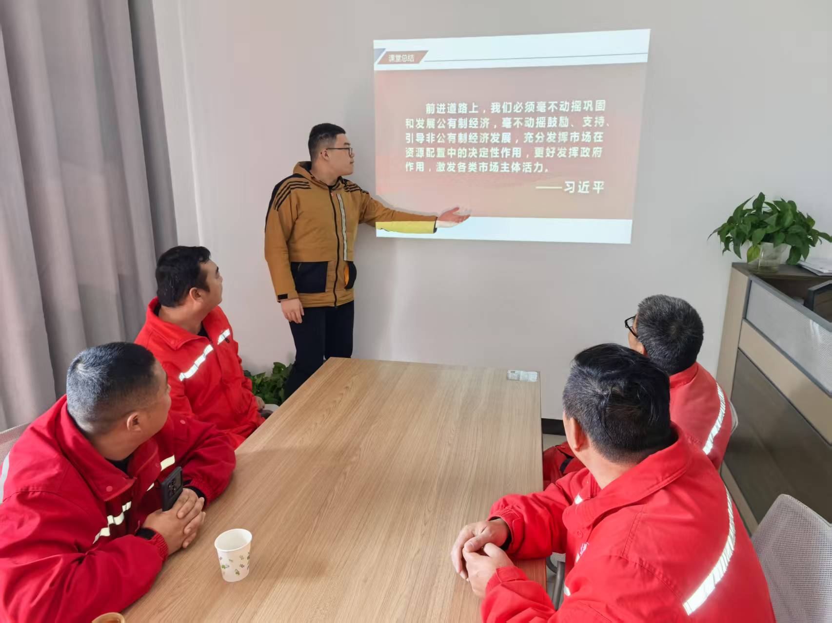 �p������P(y��ng)��������;�����V��W(xu��)���_չС����Մ��(hu��)