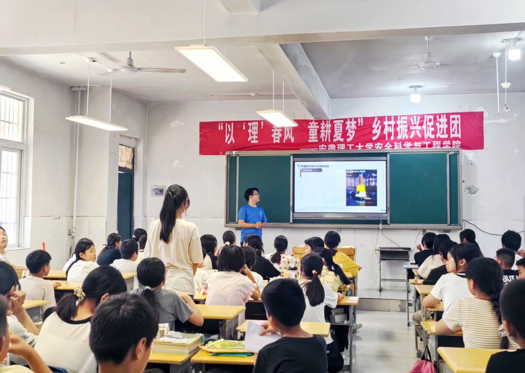 ɽ������н�𣬚q�����y�����A��������������W(xu��)֧�̈F(tu��n)�n�üo(j��)��(sh��)