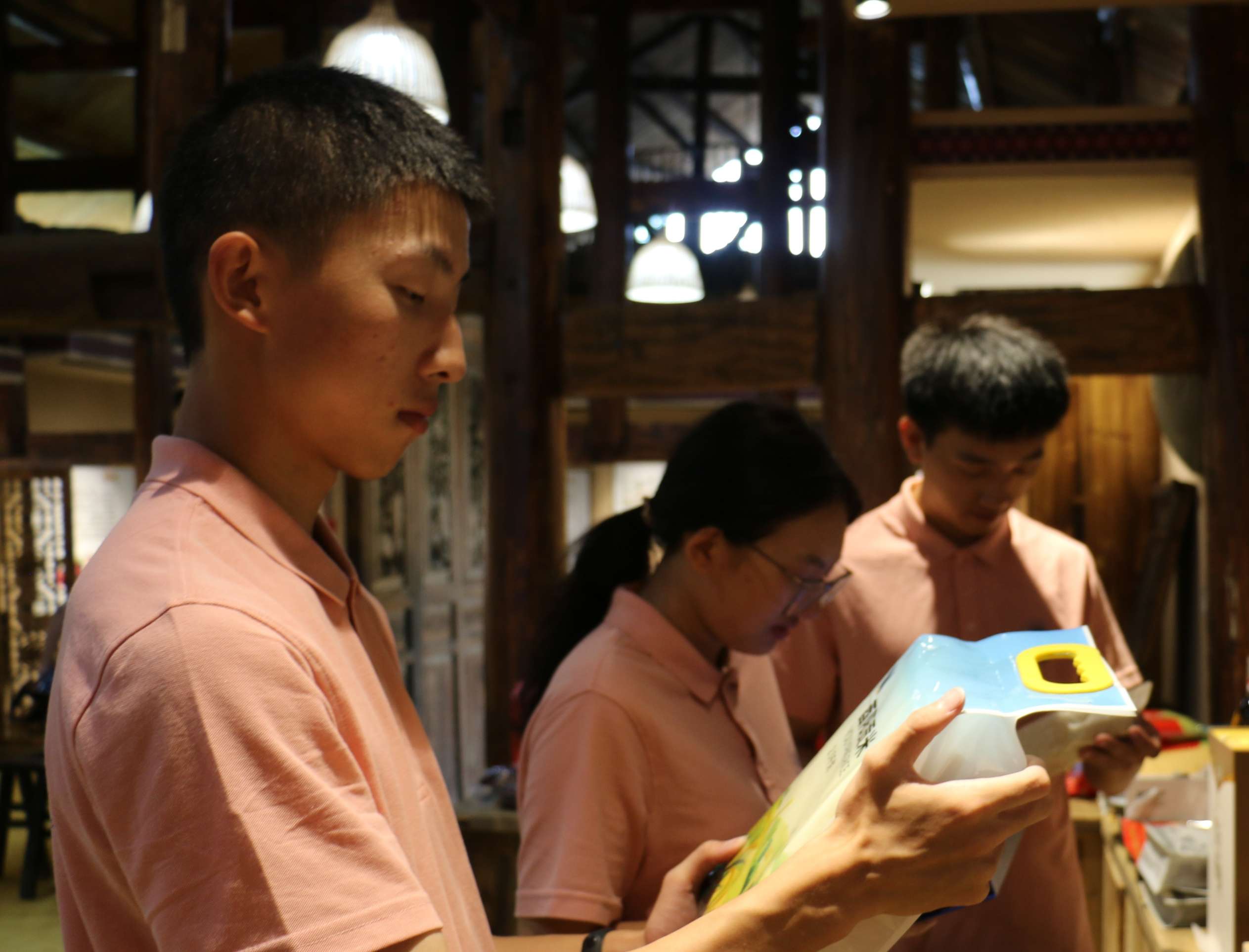 �������Ì���֮����һ��һ��Ғ�C֮��