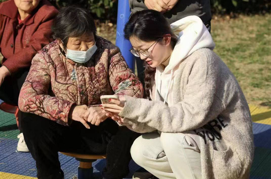 �۽��S�w���ˣ����(zh��n)���M���е���^(q��)���c�о�