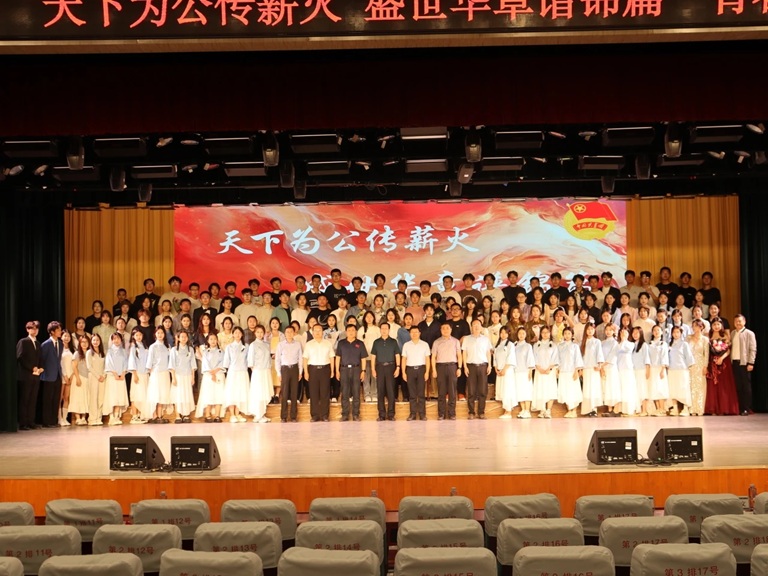 �����ǻ�ҫɽ�� ǧ���־ӳ���� �ČWԺ�e�k�ഺԊ��չ��