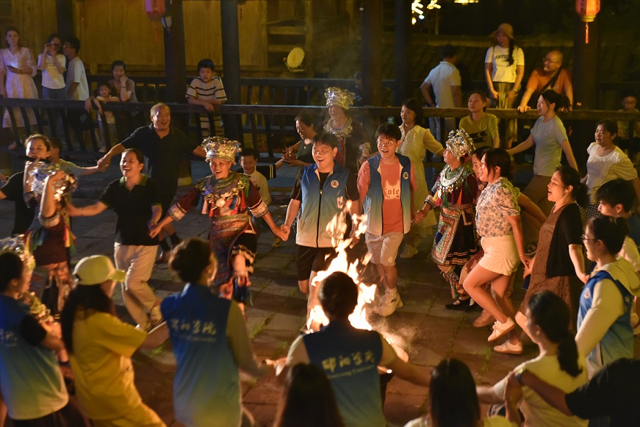 ���ӳ��ů �ǻ����Ļ�