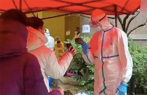 �Ϻ����xС�^��һȺ���ړ����Ĵ�W��